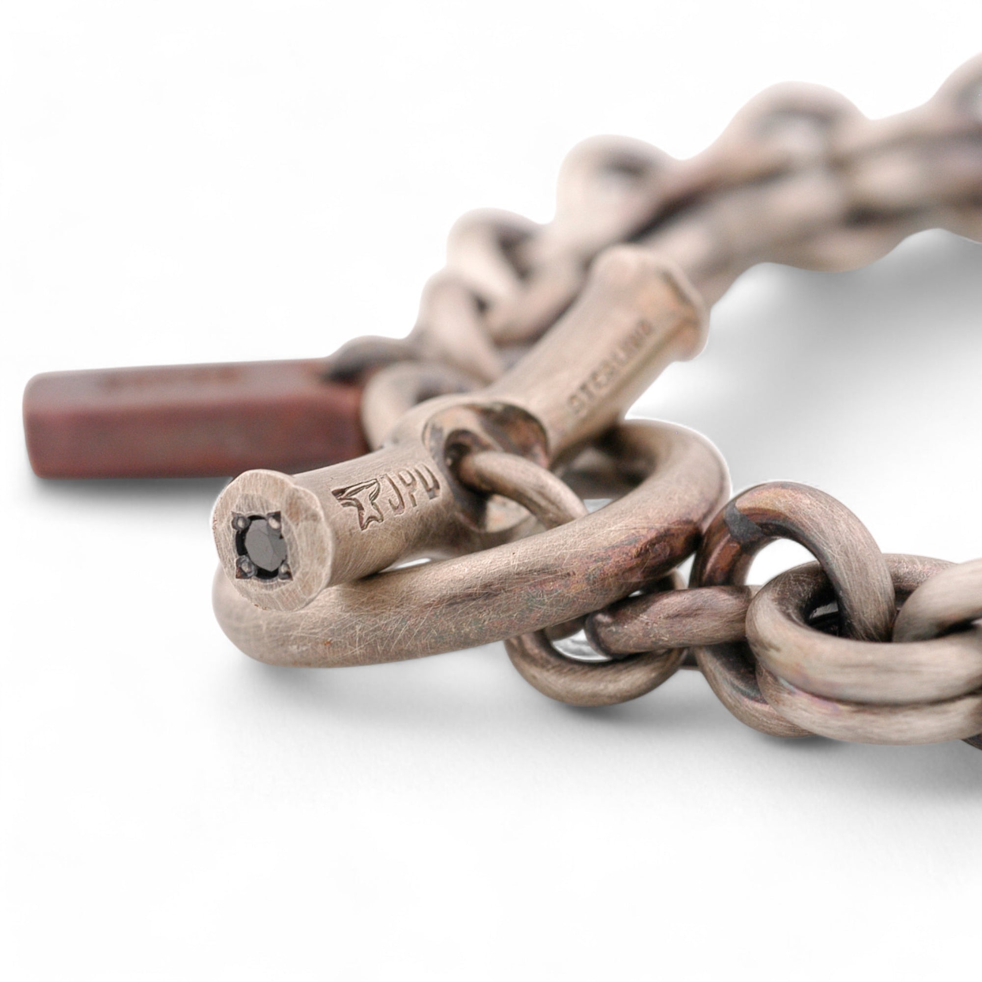 Iconic Chain Bracelet with Black Diamonds